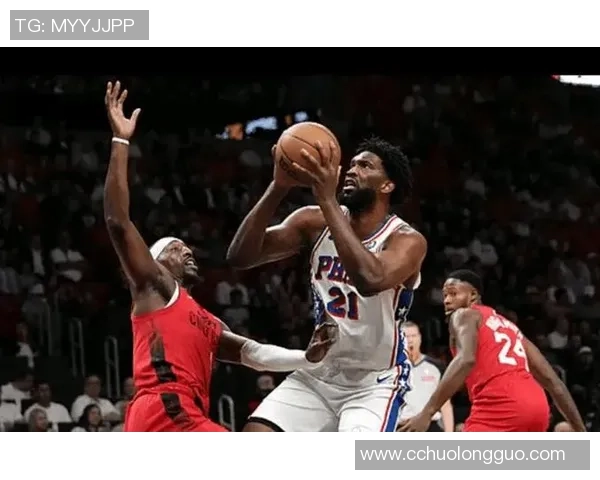 费城76人队与猛龙的激烈对决揭示季后赛争夺战的关键时刻