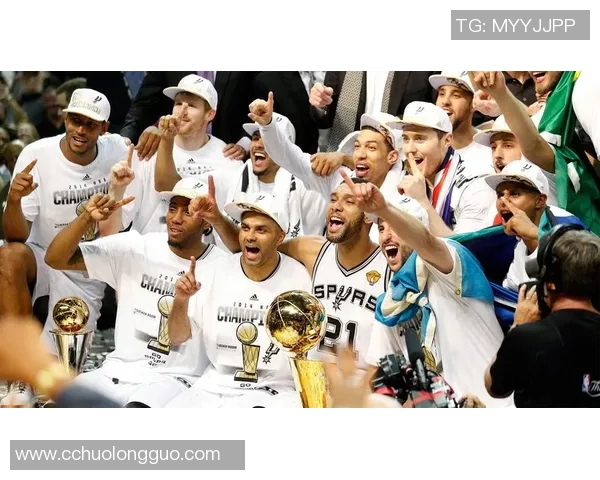 马刺2014年季后赛对决小牛的经典战役回顾与分析